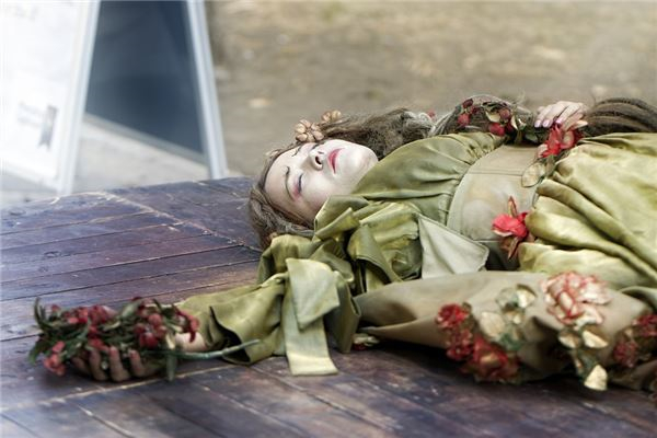 梦见死人散发着尸臭味